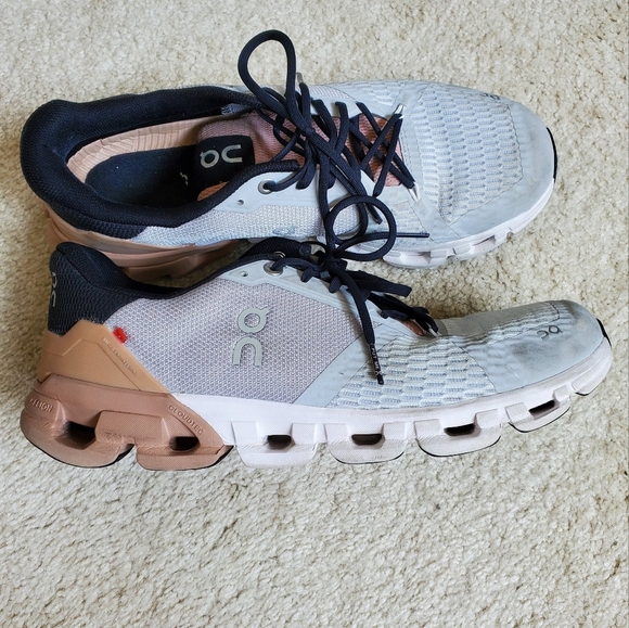 On Running Gray and Black Athletic Shoes with Mesh Upper. Size 10.5 - Picture 3 of 15